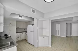 2924 Collins Ave, Miami Beach, FL 33140 - Photo 1