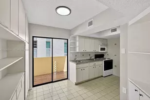 2924 Collins Ave, Miami Beach, FL 33140 - Photo 14