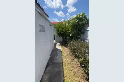 3667 NW 5th St #3667, Miami, FL 33125 - Photo 6