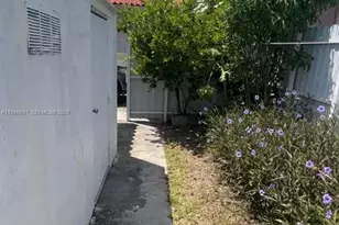 3667 NW 5th St, Miami, FL 33125 - Photo 6