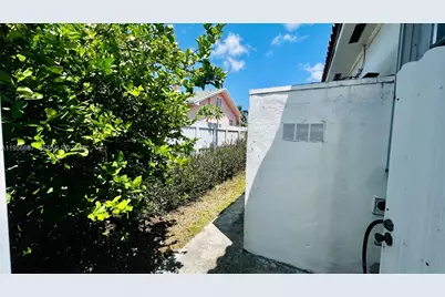 3667 NW 5th St #3667, Miami, FL 33125 - Photo 20