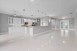 16640 NW 86th Ct, Miami Lakes, FL 33016 - Photo 8