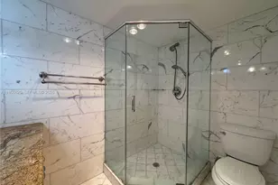 4800 Bayview Dr, Fort Lauderdale, FL 33308 - Photo 18