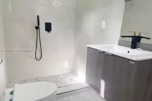 1013 NW 1st Ave, Hallandale Beach, FL 33009 - Photo 12