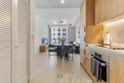 11 NE 6 #1513, Miami, FL 33132 - Photo 2