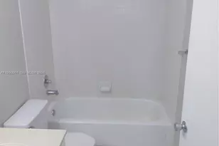 1200 SW 130th Ave, Pembroke Pines, FL 33027 - Photo 10