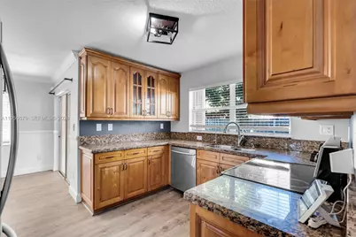 19249 NW 13th St, Pembroke Pines, FL 33029 - Photo 32