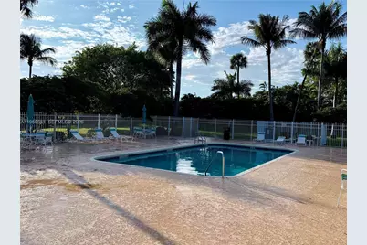 712 W Palm Aire Dr, Pompano Beach, FL 33069 - Photo 26