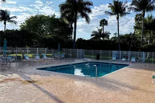 712 W Palm Aire Dr, Pompano Beach, FL 33069 - Photo 26