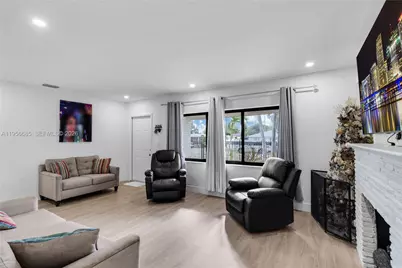 911 NW 138th St, Miami, FL 33168 - Photo 36