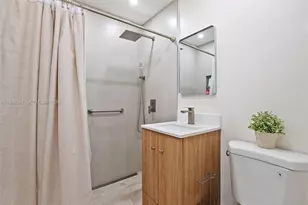 3880 E 8th Ln, Hialeah, FL 33013 - Photo 16