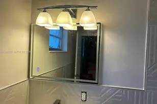 270 NE 191st St, Miami, FL 33179 - Photo 18