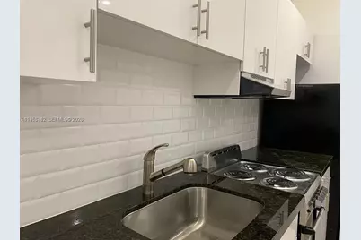 319 W 28th St #9, Miami Beach, FL 33140 - Photo 4