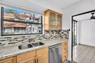 3405 Emerald Oaks Dr, Hollywood, FL 33021 - Photo 8