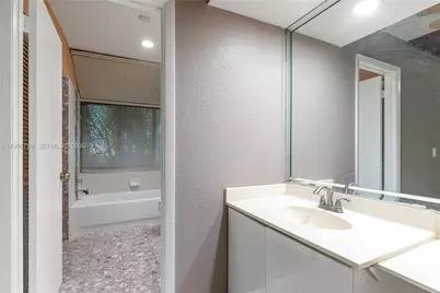 9360 S Chelsea Dr S, Plantation, FL 33324 - Photo 34