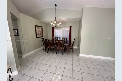 15421 SW 95th Ln, Miami, FL 33196 - Photo 10