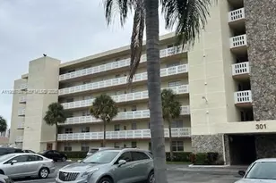 301 SE 3rd St, Dania Beach, FL 33004 - Photo 2