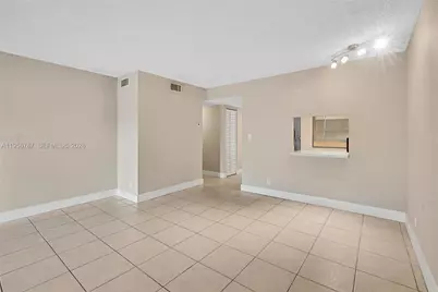 400 Commodore Dr #215, Plantation, FL 33325 - Photo 14