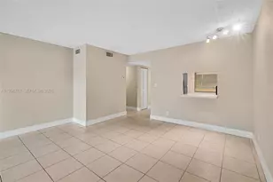 400 Commodore Dr, Plantation, FL 33325 - Photo 14