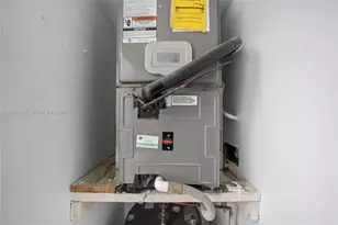 200 Lakeview Dr, Weston, FL 33326 - Photo 40