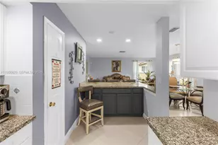 7185 E Tropical Way, Plantation, FL 33317 - Photo 12