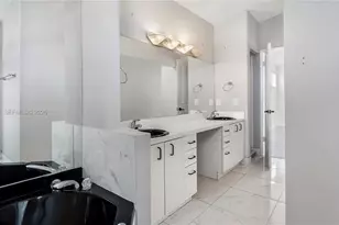 20820 San Simeon Way, Miami, FL 33179 - Photo 32