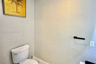 300 S Biscayne Blvd, Miami, FL 33131 - Photo 10