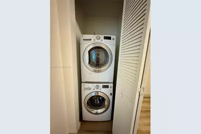 300 S Biscayne Blvd #L-1210, Miami, FL 33131 - Photo 26