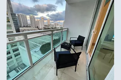 950 Brickell Bay Dr #1402, Miami, FL 33131 - Photo 16