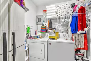 7021 SW 19th Pl, North Lauderdale, FL 33068 - Photo 38