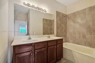 1042 NE 207th Ter, Miami, FL 33179 - Photo 30