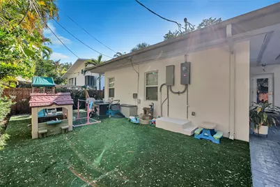 3535 W Glencoe St, Miami, FL 33133 - Photo 32