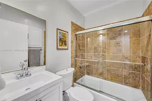 3535 W Glencoe St, Miami, FL 33133 - Photo 32