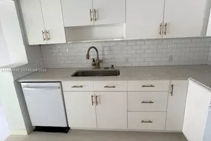 811 NE 70th St, Miami, FL 33138 - Photo 14