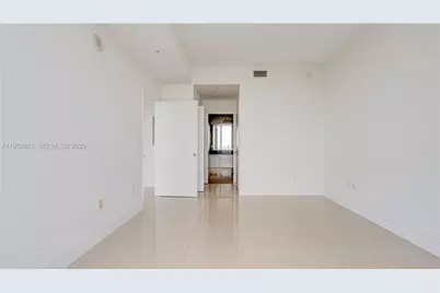 90 SW 3rd St #PH-10, Miami, FL 33130 - Photo 10
