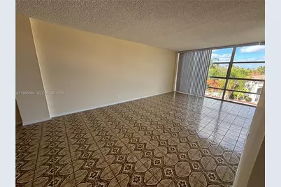 2001 Atlantic Shores Blvd #409, Hallandale Beach, FL 33009 - Photo 6