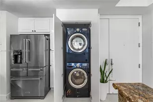 808 Brickell Key Dr, Miami, FL 33131 - Photo 8