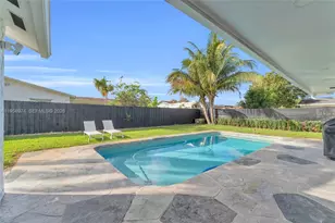 8810 NW 7th St, Pembroke Pines, FL 33024 - Photo 10