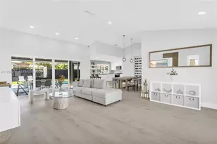 8810 NW 7th St, Pembroke Pines, FL 33024 - Photo 14