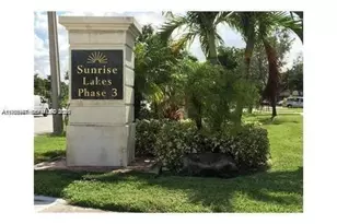 8861 Sunrise Lakes Blvd, Sunrise, FL 33322 - Photo 32