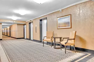 4101 Pine Tree Dr, Miami Beach, FL 33140 - Photo 32