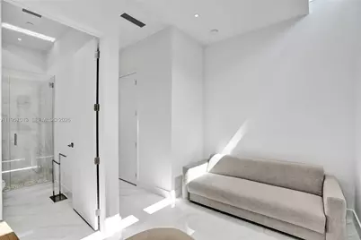 3750 Yacht Club Dr #TH1, Aventura, FL 33180 - Photo 24