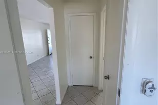 3923 NE 166th St, North Miami Beach, FL 33160 - Photo 12