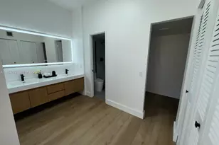 3731 N Country Club Dr, Aventura, FL 33180 - Photo 8