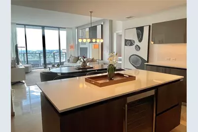 88 SW 7th St #2404, Miami, FL 33131 - Photo 2