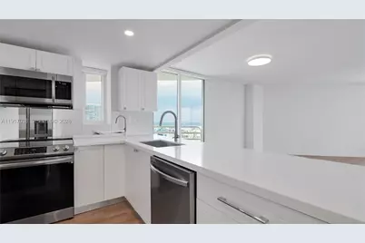555 NE 34th St #2410, Miami, FL 33137 - Photo 8