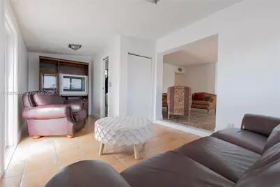 4420 SW 114th Ct, Miami, FL 33165 - Photo 4
