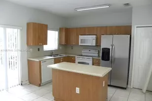 1617 SE 30th St, Homestead, FL 33035 - Photo 2