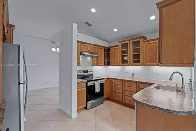332 Bridgeton Rd, Weston, FL 33326 - Photo 16