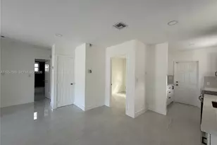 709 NW 6th St, Hallandale Beach, FL 33009 - Photo 10